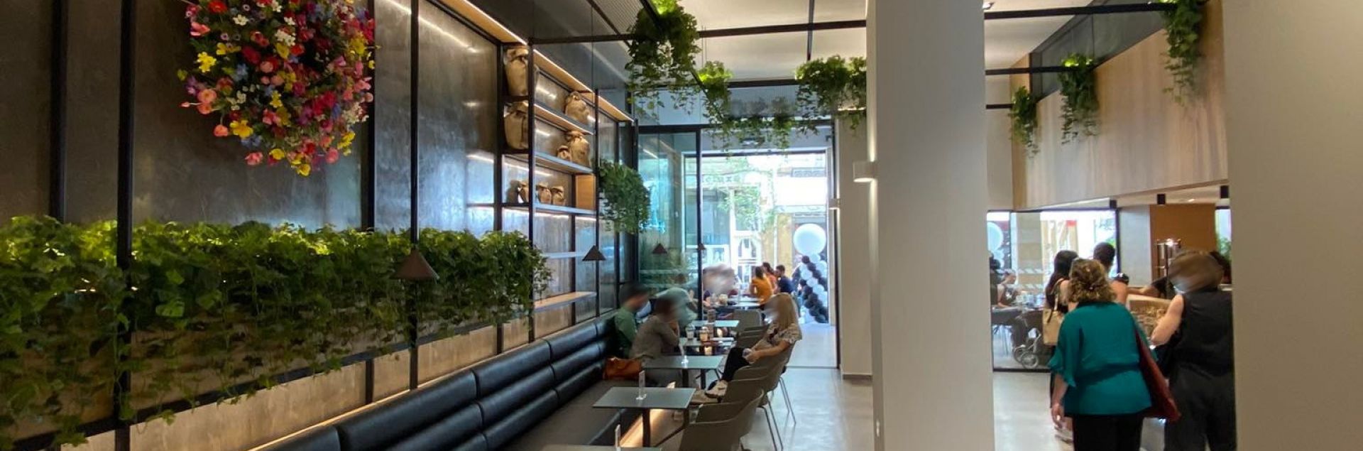 Εικόνες από το Coffee Berry της οδού Λήδρας που άνοιξε σήμερα wiz