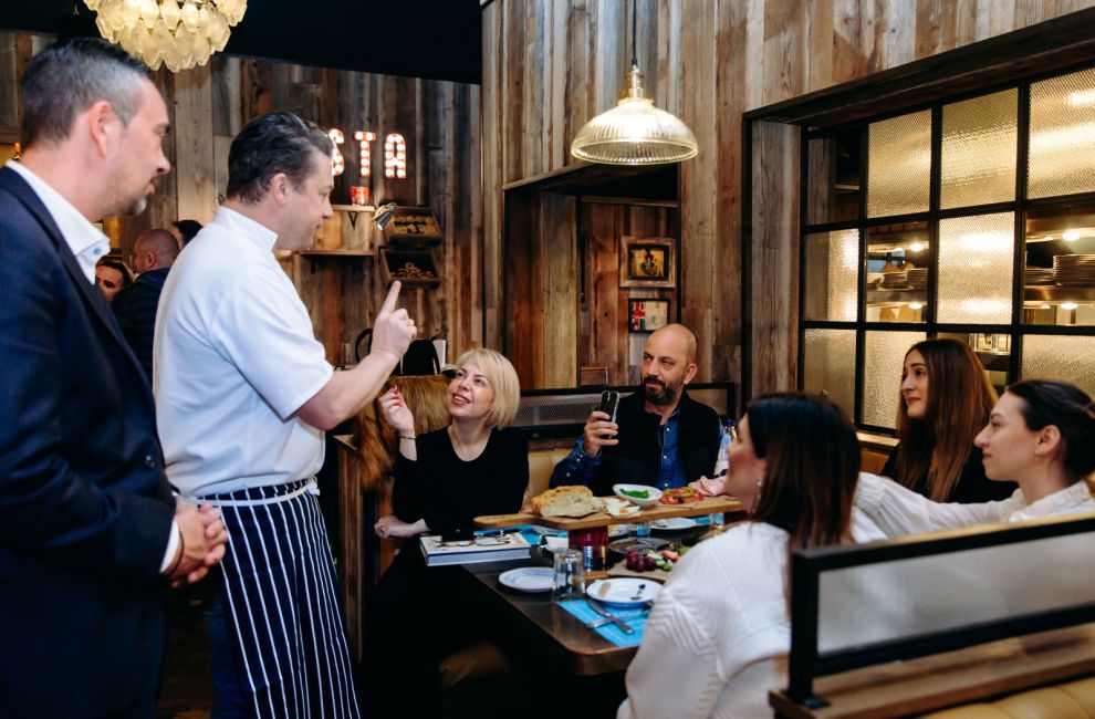 Δέκα εικόνες από την επίσκεψη του Jamie Oliver στο Jamie’s Italian