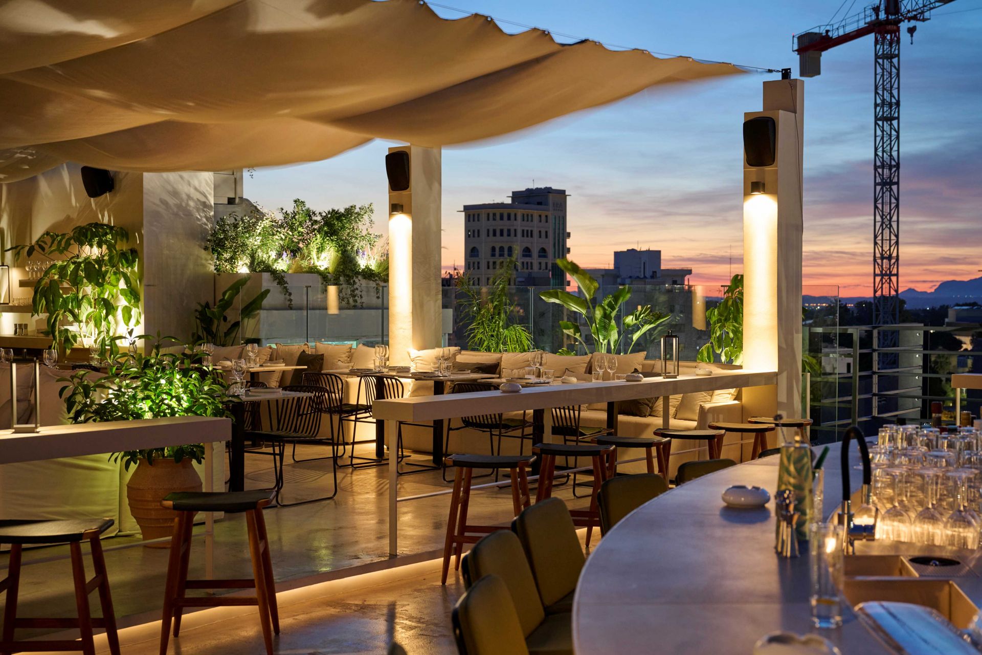 Το νέο rooftop barrestaurant της Λευκωσίας λέγεται Balza wiz