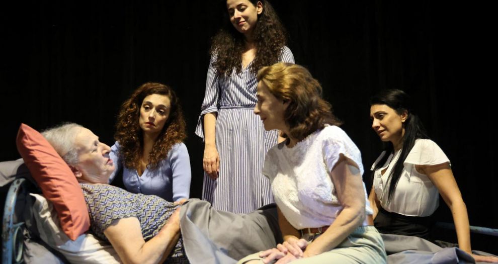 «Πικρία Χώρα» στο Σατιρικό 