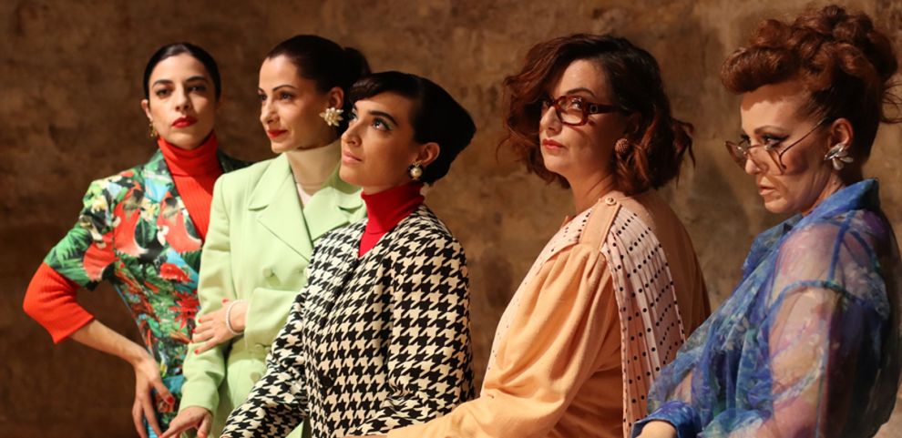 «5 Lesbians Eating a Quiche» στο Wherehaus 612