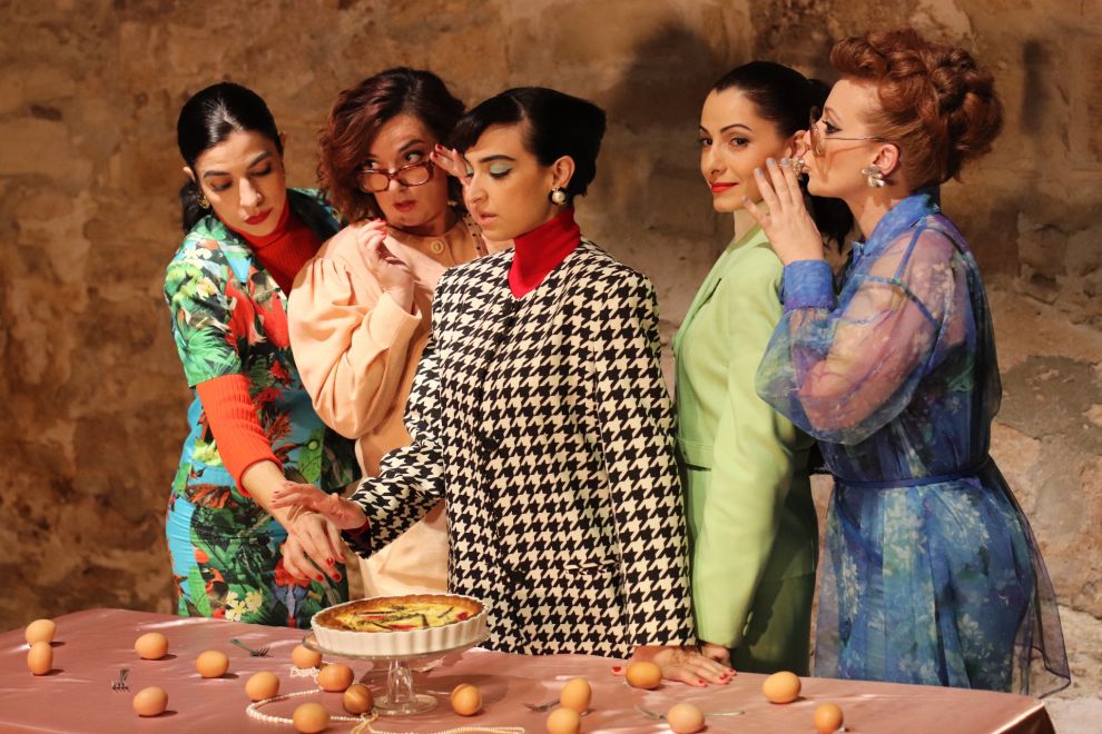 «5 Lesbians eating a quiche», στο Wherehaus 612