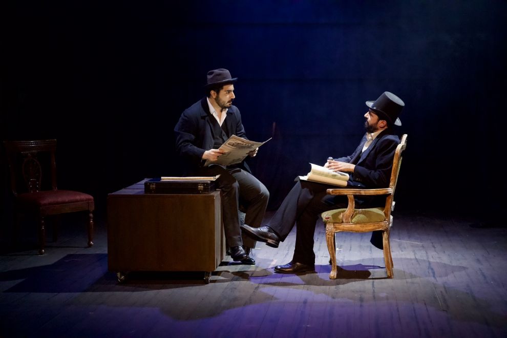 «Η Γυναίκα με τα Mαύρα» στο Σατιρικό 