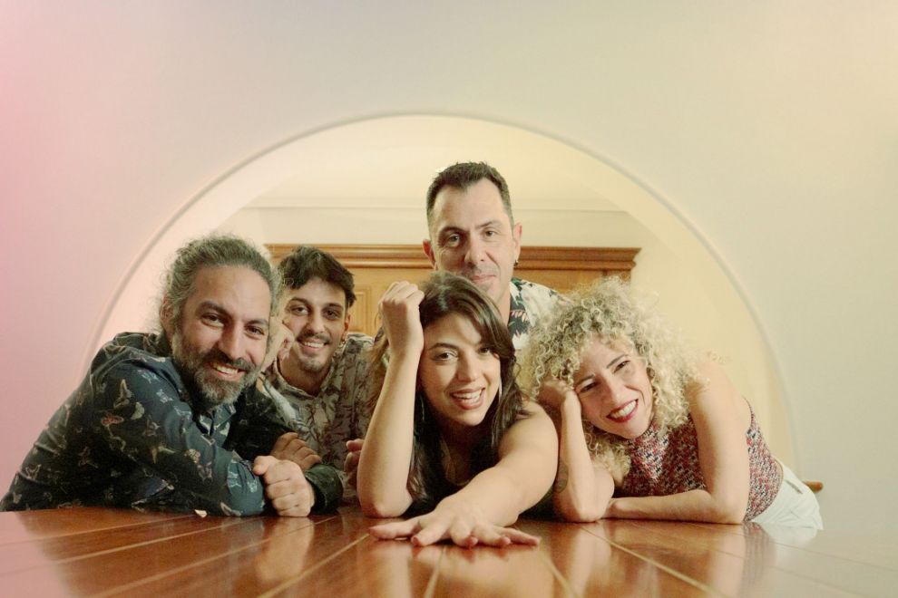 Φωταγώγηση Χριστουγεννιάτικου Δέντρου Δήμου Αμαθούντας με συναυλία των Time Surfer