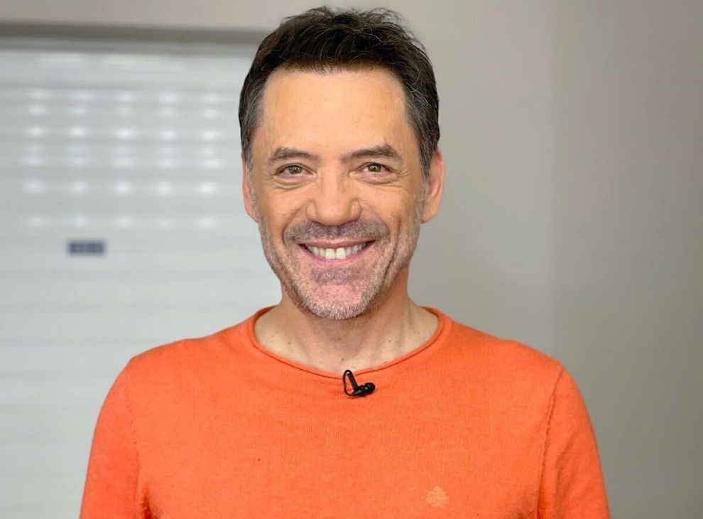 Ο Θάνος Καλλίρης Live στην Παλαιά Ελιά  