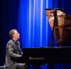 Ο καταξιωμένος Κύπριος πιανίστας Μανώλης Νεοφύτου επιστρέφει στο Τεχνόπολις 20