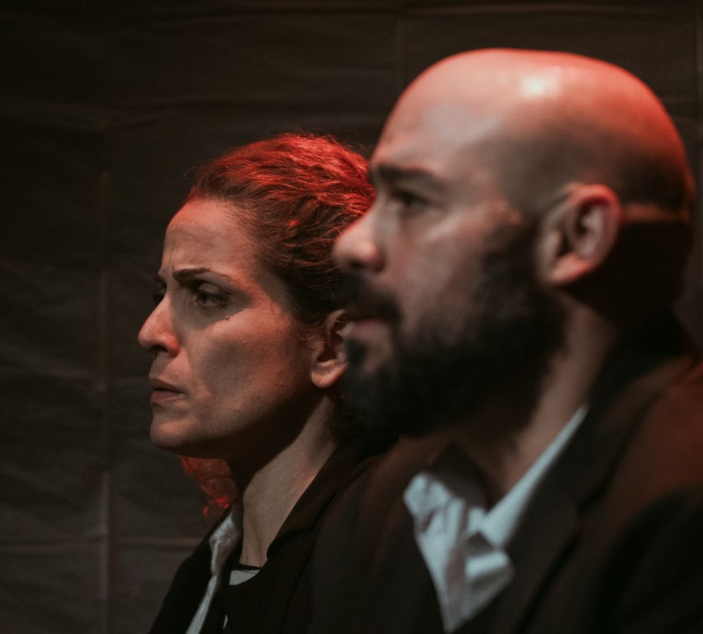 To έργο «Keffiyeh / Made in China» στο Μασκαρίνι 