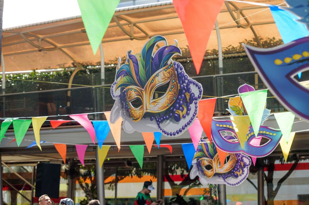 Street Party στο Columbia Plaza με MR GREEK