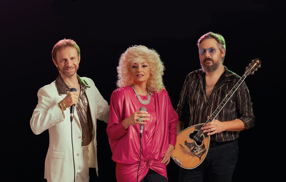 Τα Μπουζούκια στην Πίστα στο Ammos