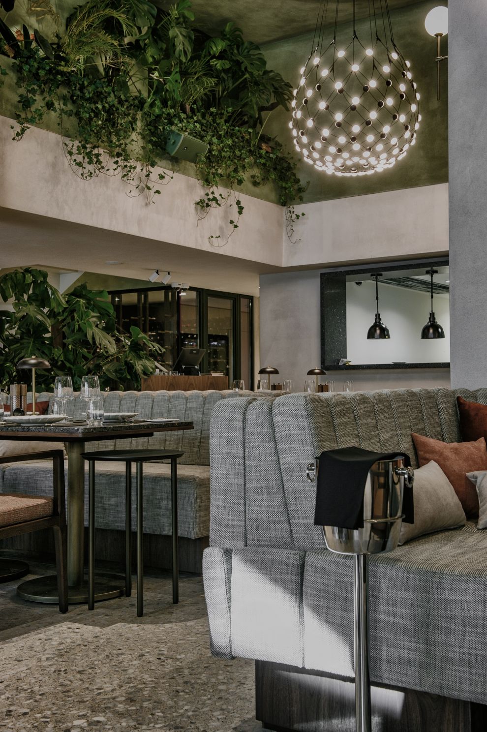 Henry’s | Restaurants and Bars | wiz cyprus guide