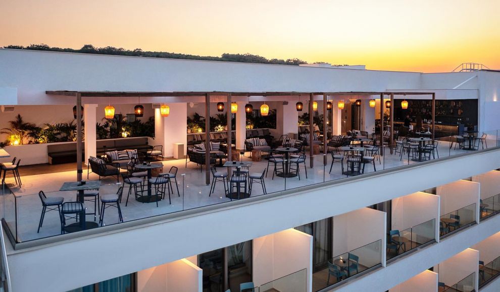7 Skies Roof Bar Restaurants and Bars wiz cyprus guide